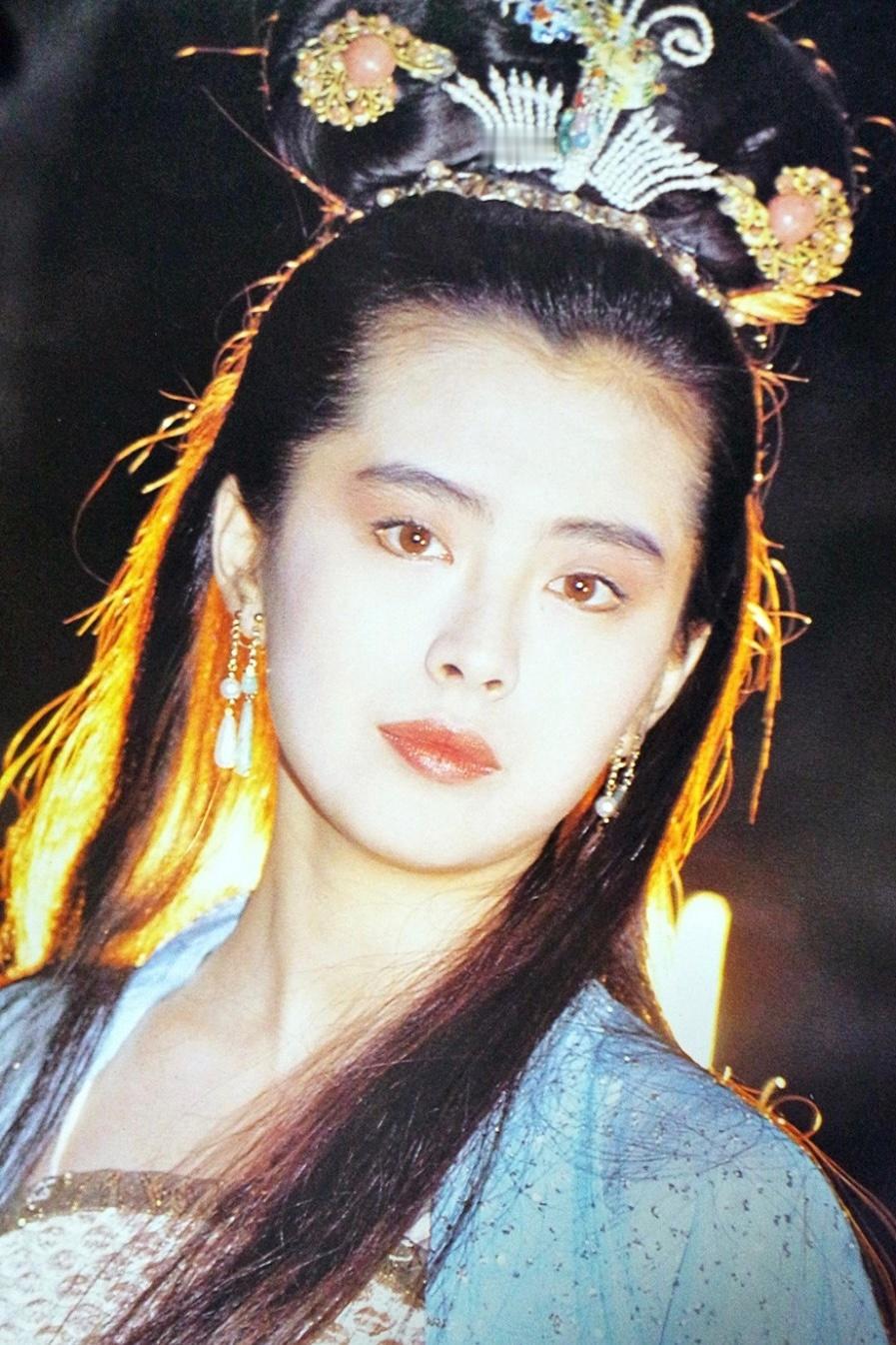 1990年，出演《青春奇侠》时期的王祖贤。 ​​​