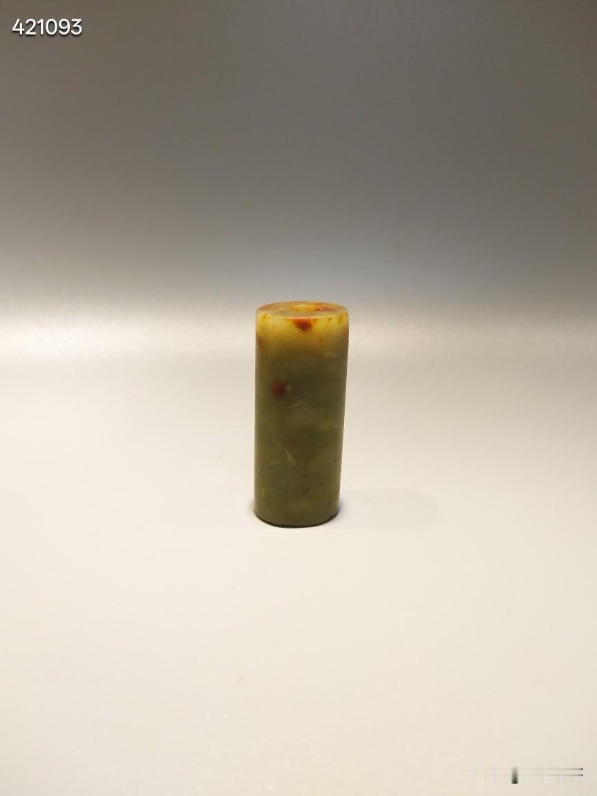 玉管勒
流行于:文化期良渚
地方黄玉吃红沁