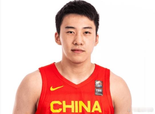 🏀媒体人：王俊杰的比赛气质和其他人完全不是一个档次08月06日讯 2025男篮
