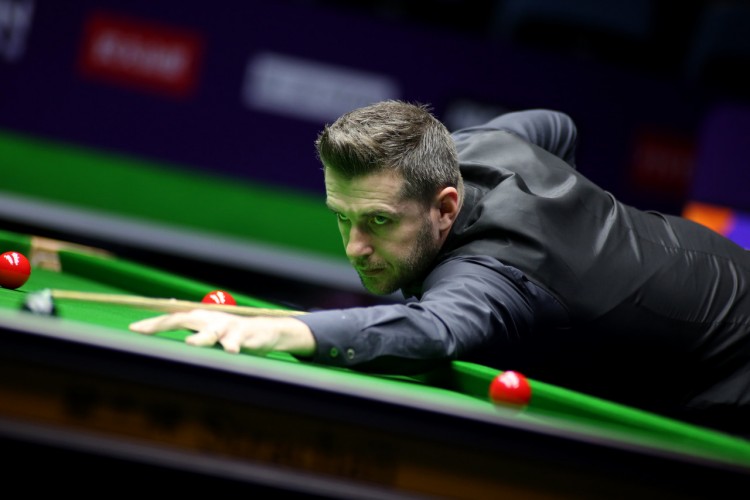 将战特鲁姆普！塞尔比6-2战胜罗伯逊，晋级2025斯诺克冠中冠决赛