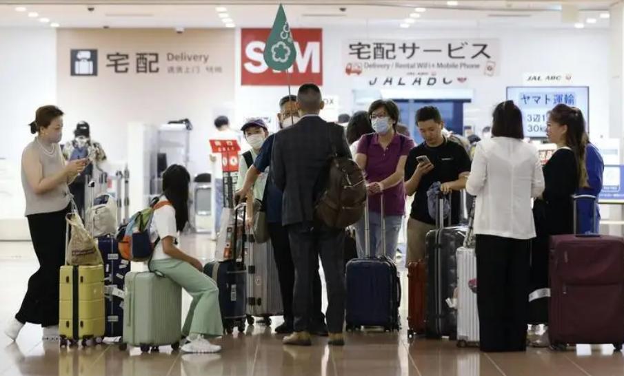 去年11月起，赴日旅行团被限制，旅行社几乎全面停摆了该项业务。这个限制，给日方造