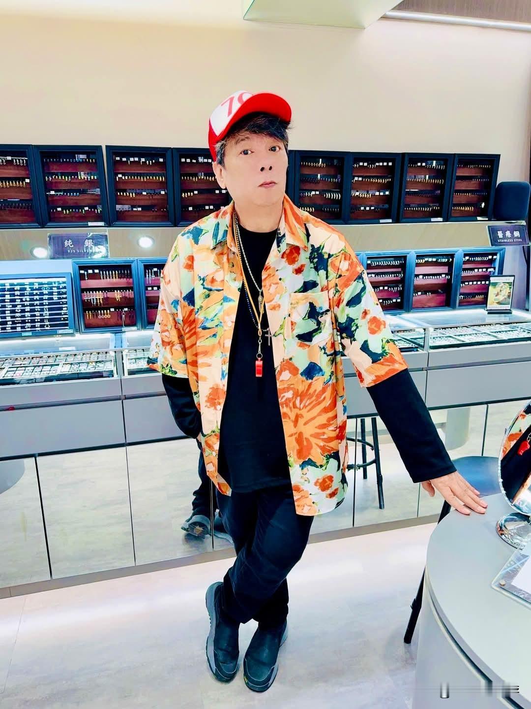 中国台湾资深艺人曹西平在家中离世，生前和4兄弟因为父母全闹翻，目前无人愿意出面处