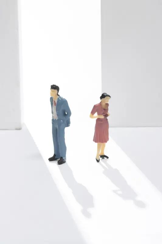 离婚的理由五花八门，你见过如此奇葩的吗？有对小夫妻，晚上吃完饭骑着电驴回家，妻子