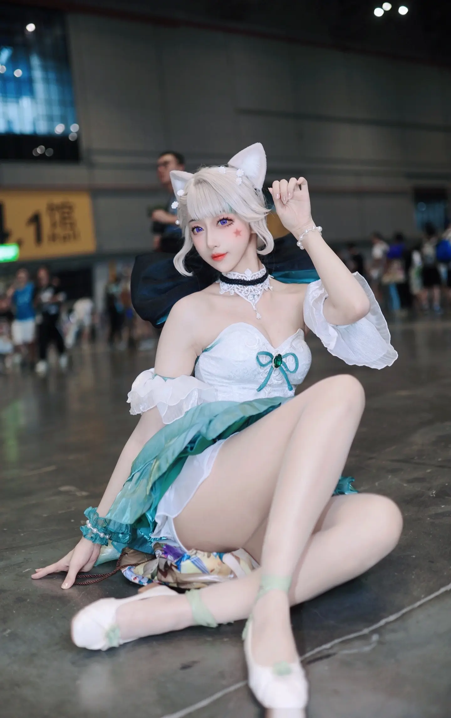 听说你家猫会后空翻，我家猫还会变魔术呢。 🧚‍♀️：北