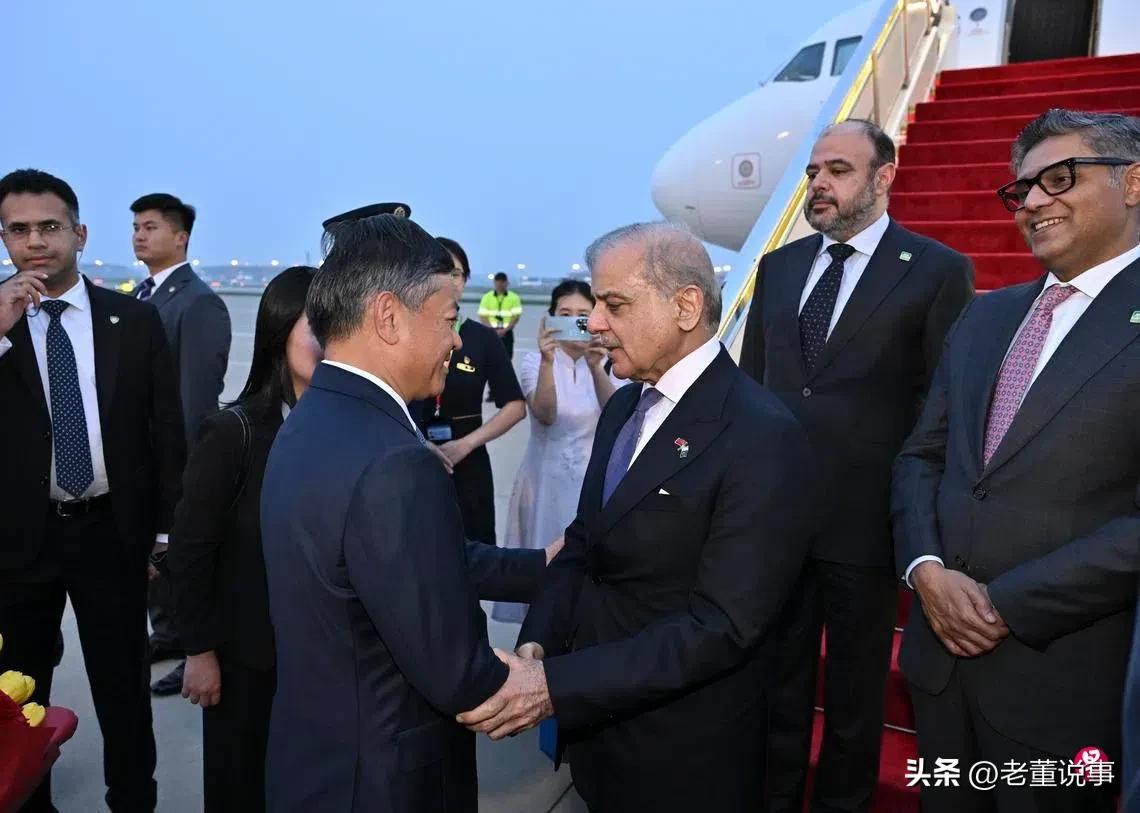 正在访华的巴基斯坦总理作出重要表态，跟中国有关！

5月24日，巴总理谢里夫在杭