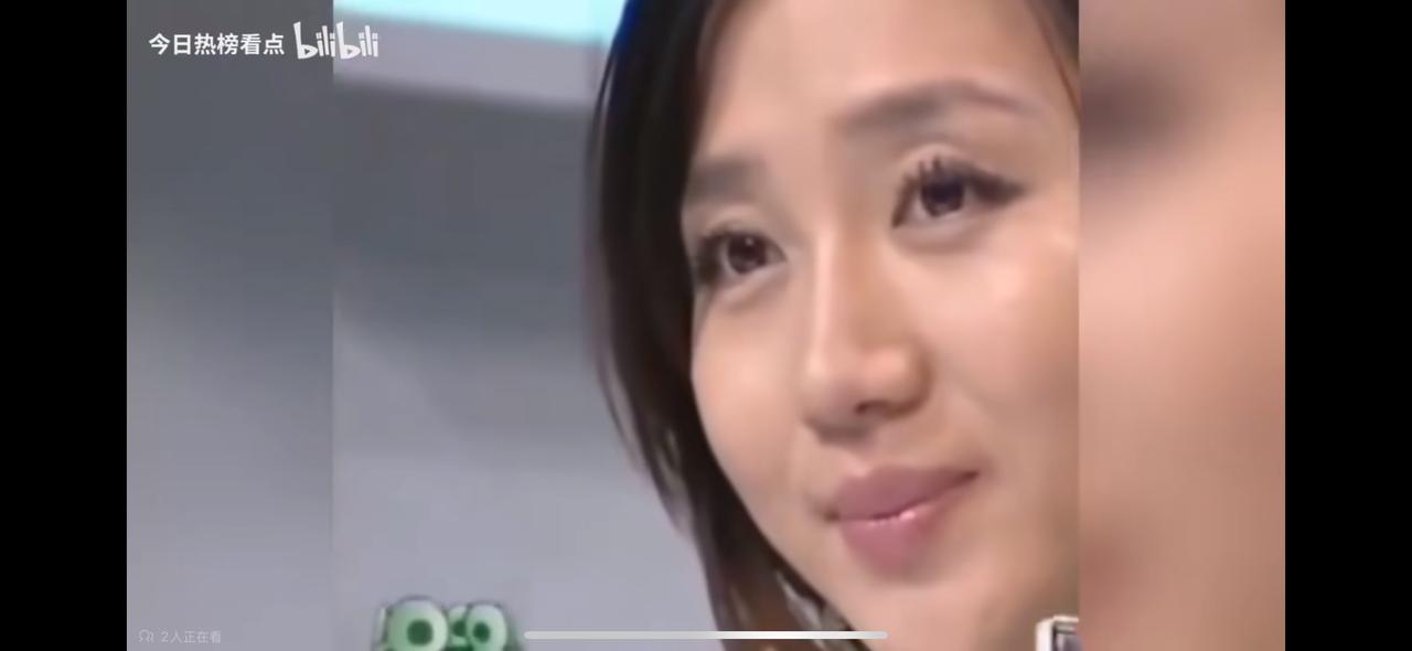 小于的妈妈长得很漂亮，

在小于19岁参加快乐男声的时候，妈妈曾经去现场观看了他