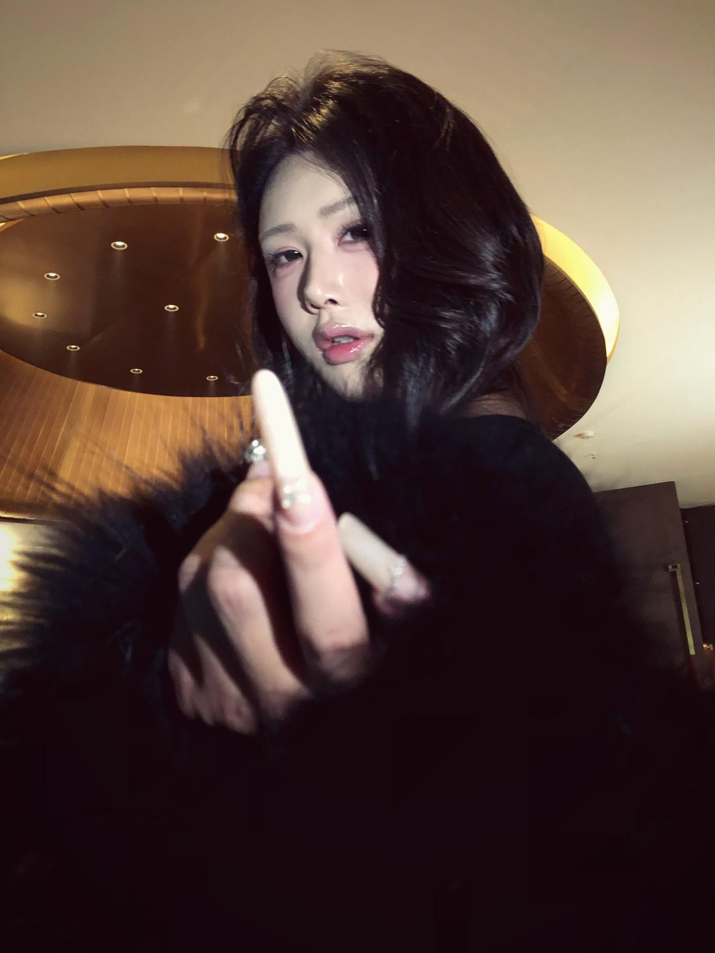 你说我是玫瑰花的刺 让人疯狂又让人上瘾