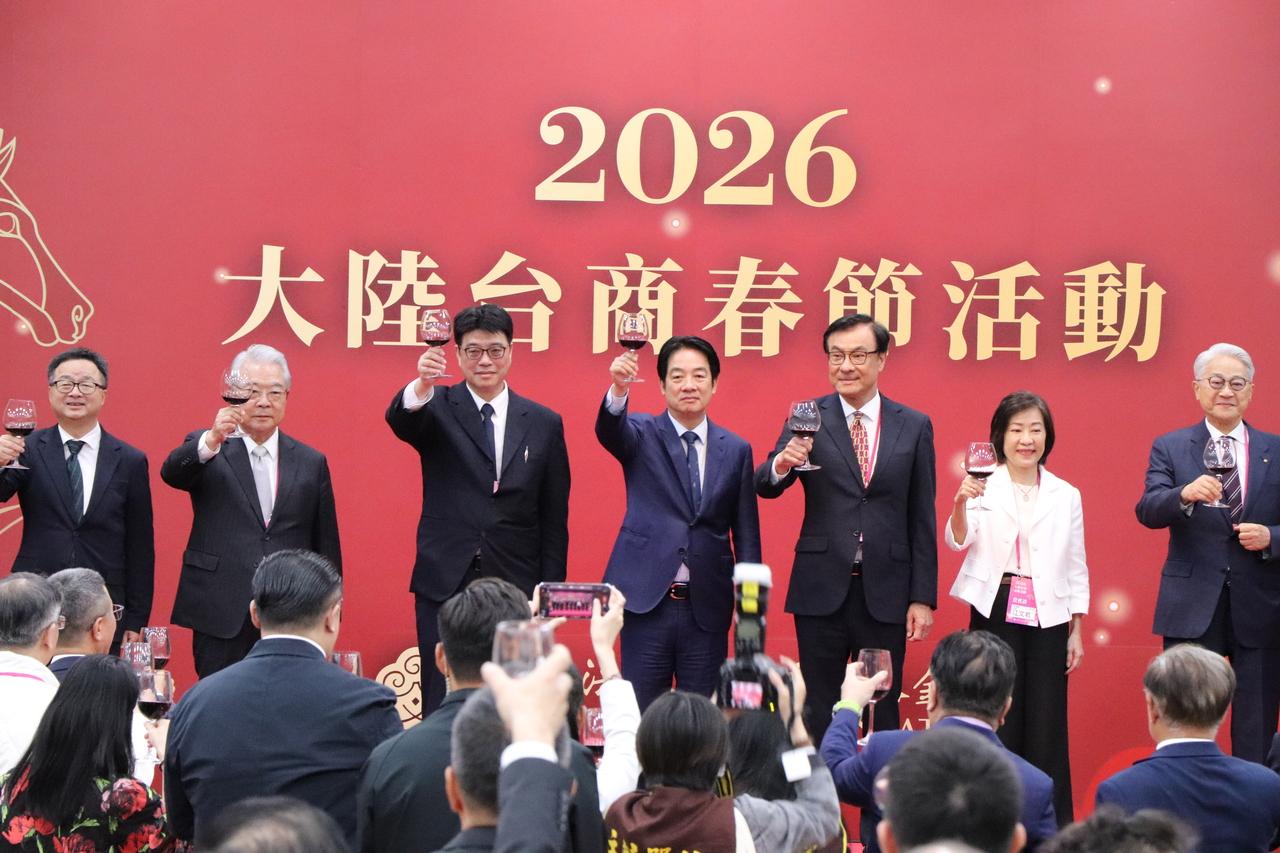 特朗普来京计划吓坏谁，赖清德态度180度大变，罕见改口喊大陆

谁能想到，那个动