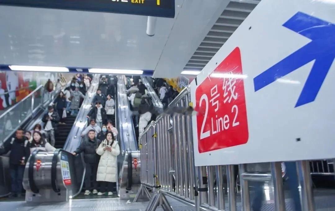 早呀、今天是2026年1月2日 星期五
农历乙巳【蛇】年十一月十四
地铁客流数据