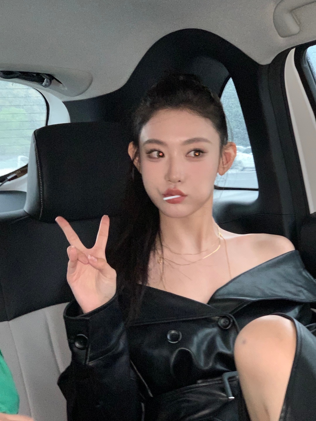 🍭今日份半甜半御                  #王新迪[超话]# ​​​