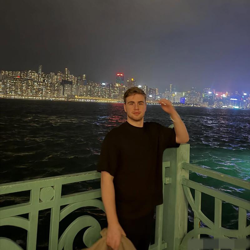 莫雷加德更新动态了！

12月17日，小莫发文，分享了过去一周在香港的点点滴滴，