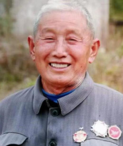 1980年的一个冬日，北京的寒风还带着刺骨的劲儿。北京军事博物馆那天人不算多，一