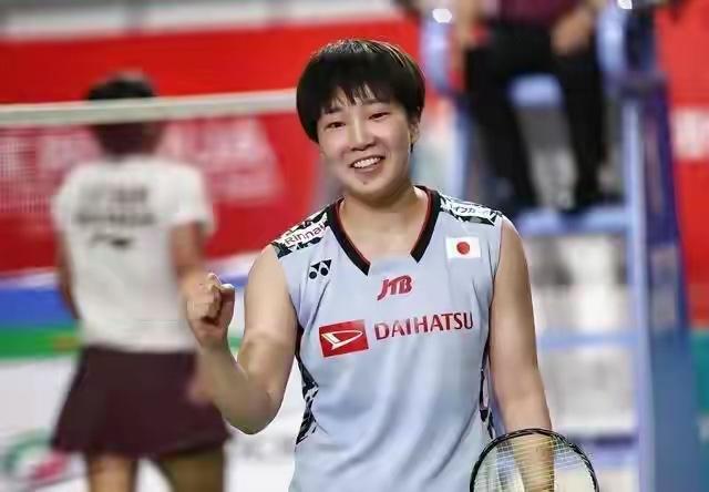 山口茜速通拉扎克，21:5、21:9的悬殊比分使得全场比赛仅耗时18分钟！
山口