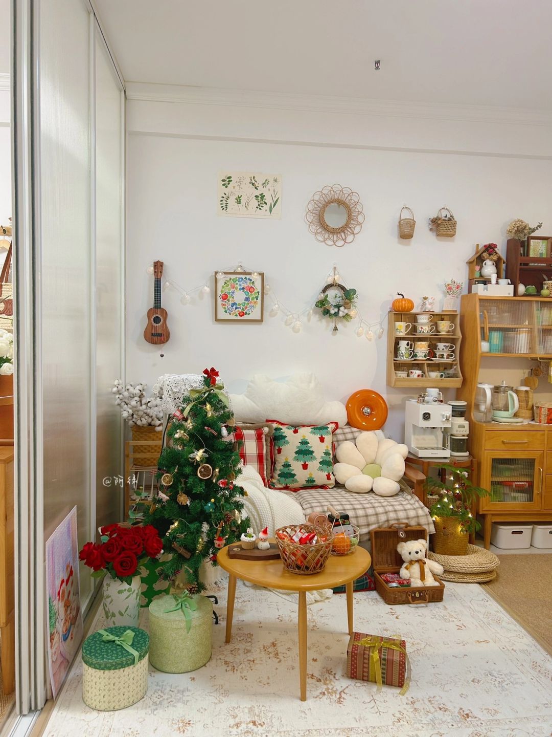 42㎡一室一厅🎄 来我的圣诞小屋里吃火锅吧🍲