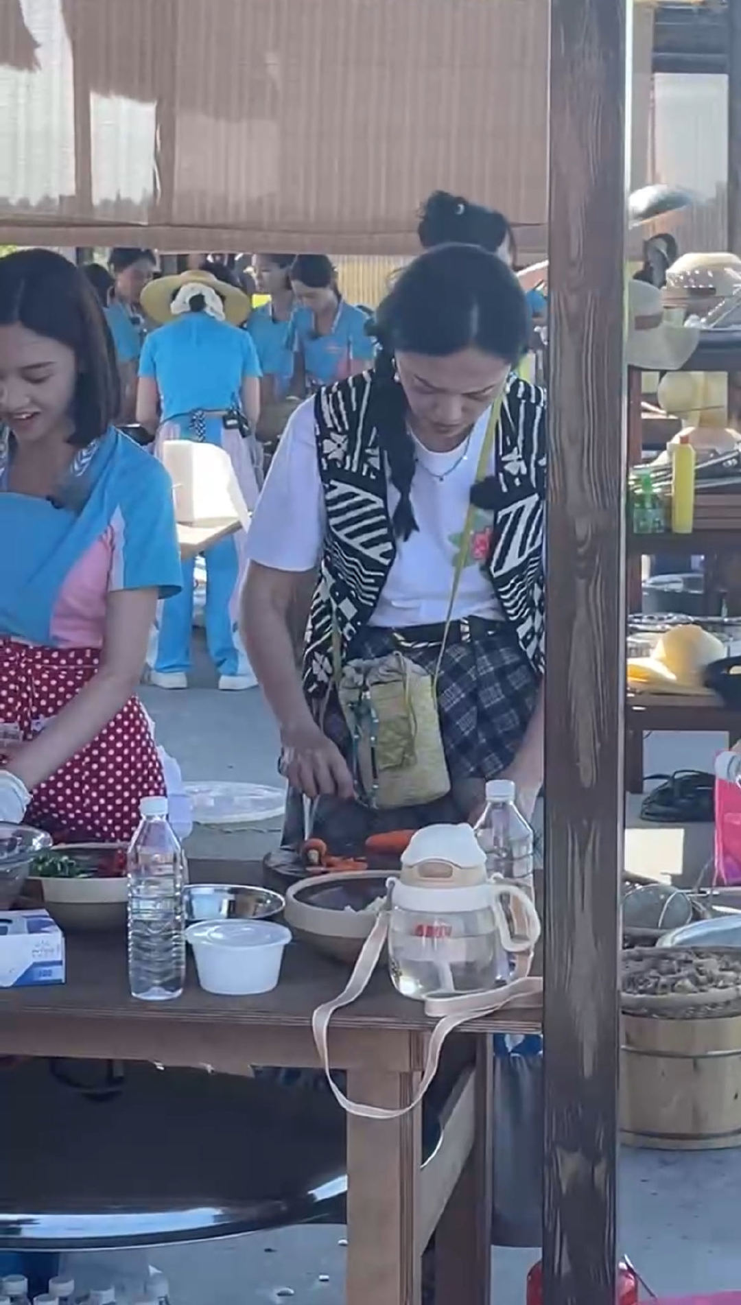 #汪涵姚晨在湖南做大席# 不是吧不是吧！汪涵姚晨给我做饭，我要是能吃到一口我该是