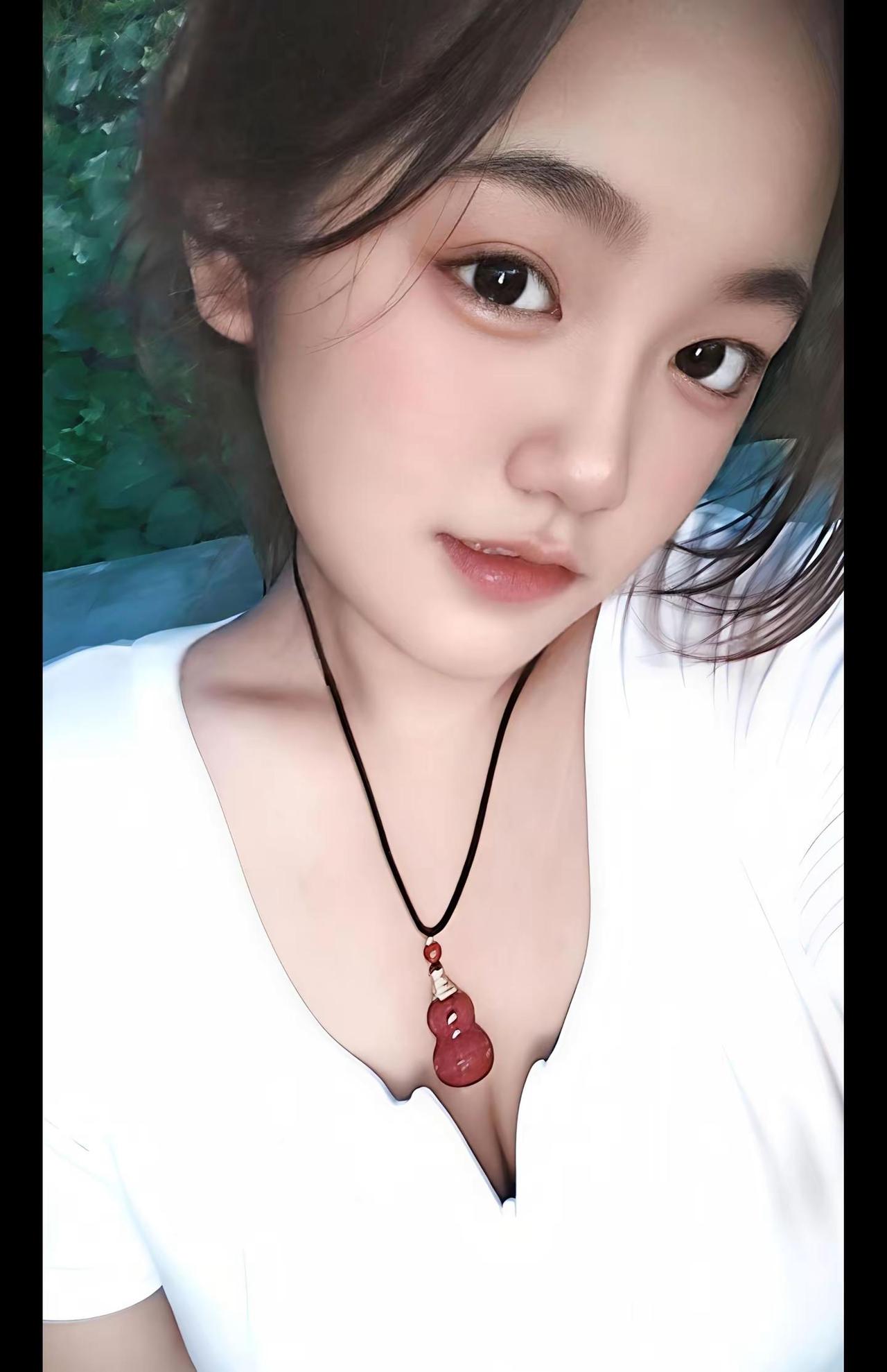 珠圆玉润方圆脸，富态旺夫又旺财