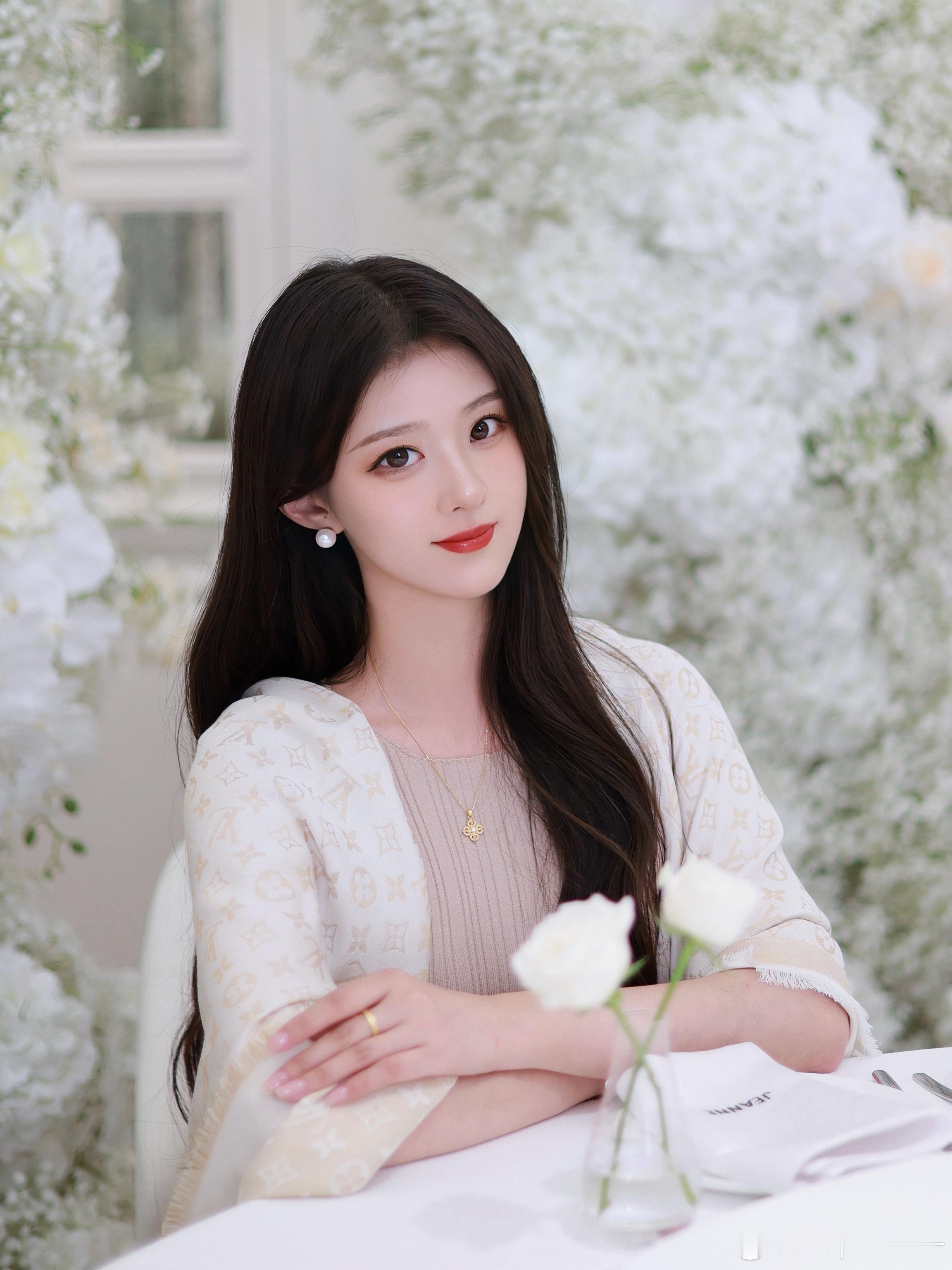 喜欢给我昂贵东西的人  比如时间  尊重 支持 偏爱和真诚 郑州·JEANNE珍
