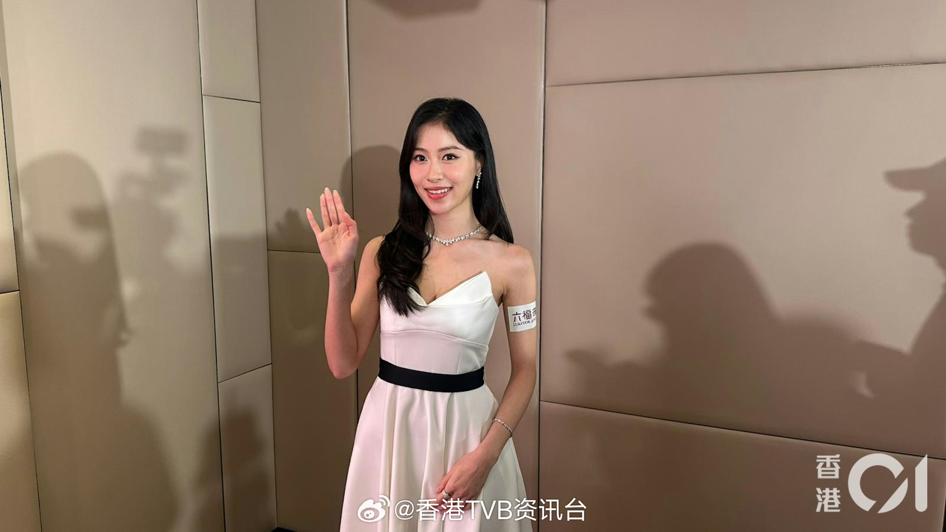 倪乐琳卸任港姐对发展前景感迷惘爆冇钱俾家用愧对父母：悭啲使 | 香港01 倪乐琳