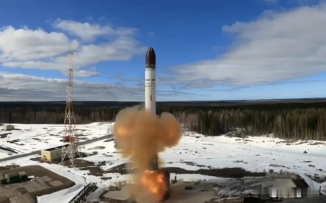 提起东风家族，大家脑海里浮现的可能是那雄伟的东风41洲际弹道导弹，它那强大的威力