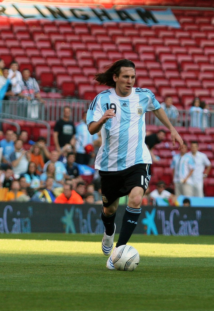 2008年，阿根廷队对阵加泰罗尼亚联队。梅西