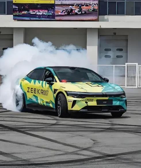 今日科技圈大事盘点⚡🏎️ 新能源飘移赛照诞生！8月18日，全球首个新能源飘移赛