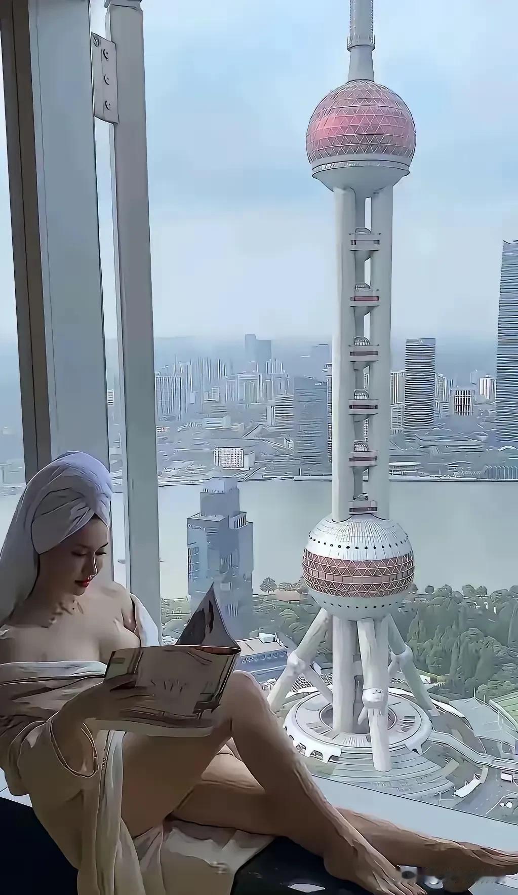 上海滩最繁华的地方

能坐在这个地方悠闲自在的看书绝对是非富即贵之人

外滩的繁