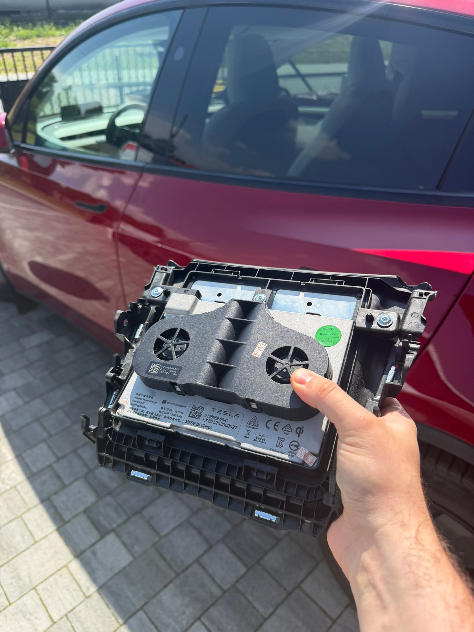 特斯拉发布 Model Y L 无线充电器：配备冷却功能区别于美国 Junipe