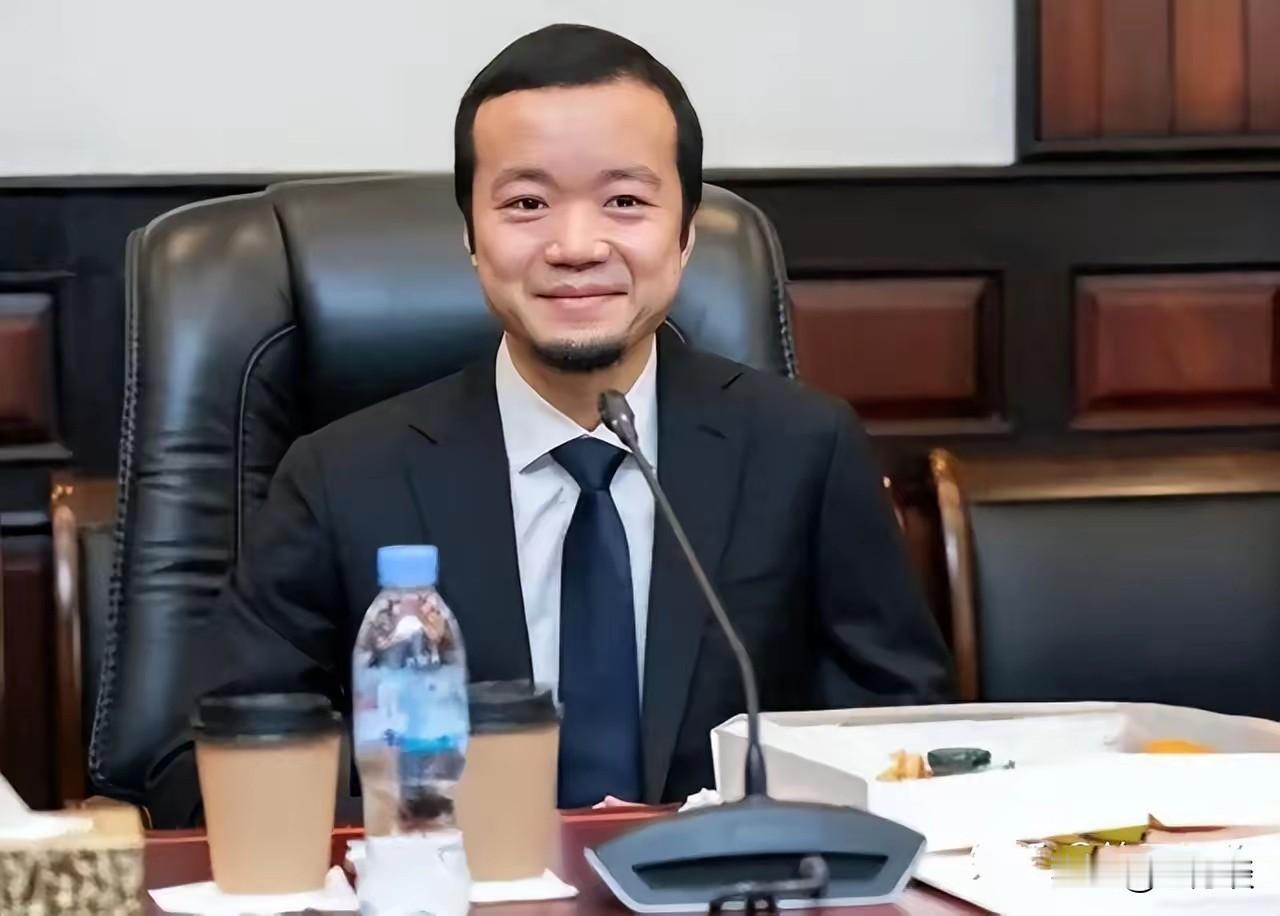 陈志的成长真的非常的神速，他出生在我国的福建省，虽然他没有读过大学，甚至连高中都