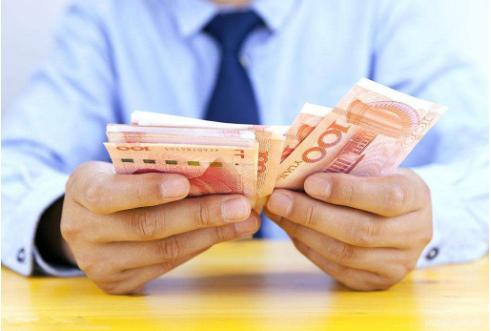 “姐夫赚那么多钱，借我们一点怎么了？”老婆告诉娘家我攒了100万，结果小姨子买车