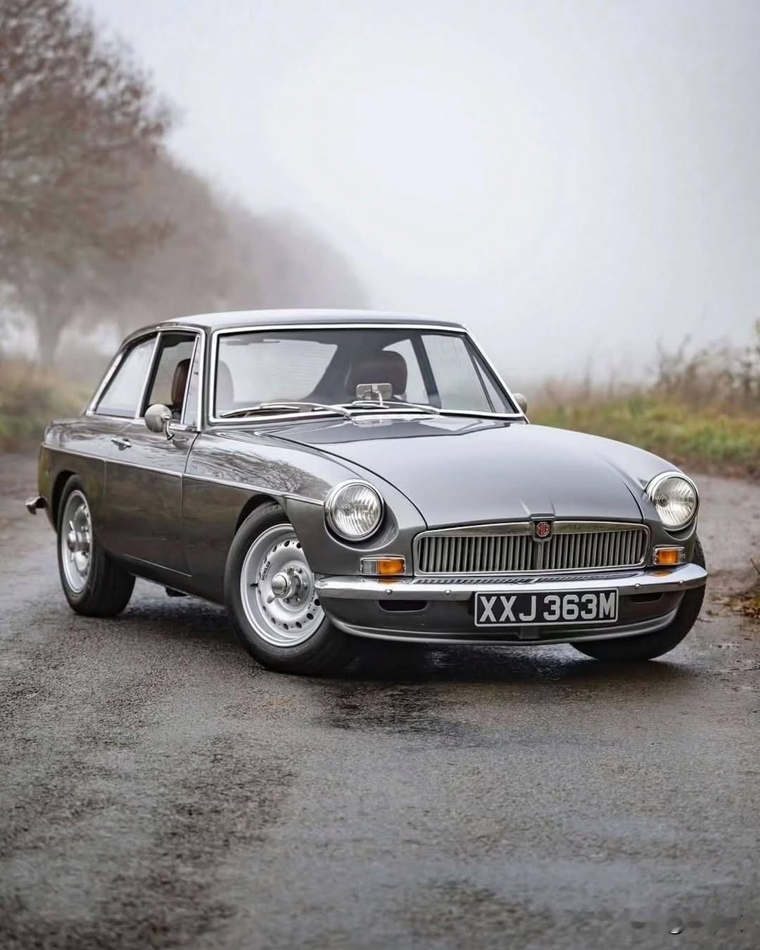 1960年的“MG B GT LE50”名号里藏着一段误读：LE50并非六十年代
