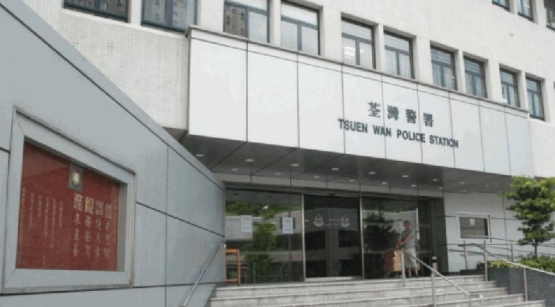 香港深井发生爆窃案。今日（3日）凌晨零时许，警方接获一名姓劳（38岁）女子报案，