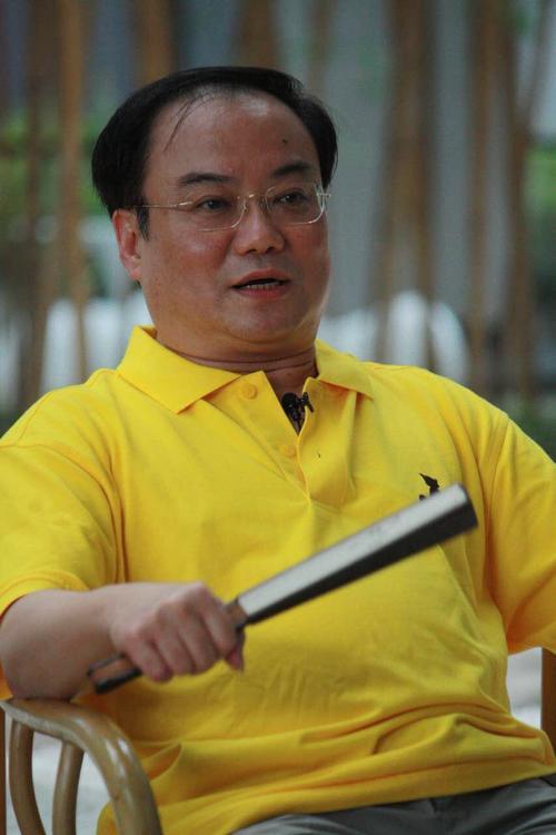 金庸:共情反派。温瑞安:我就是反派！

金庸给反派加共情，是“补全人性”；温瑞安