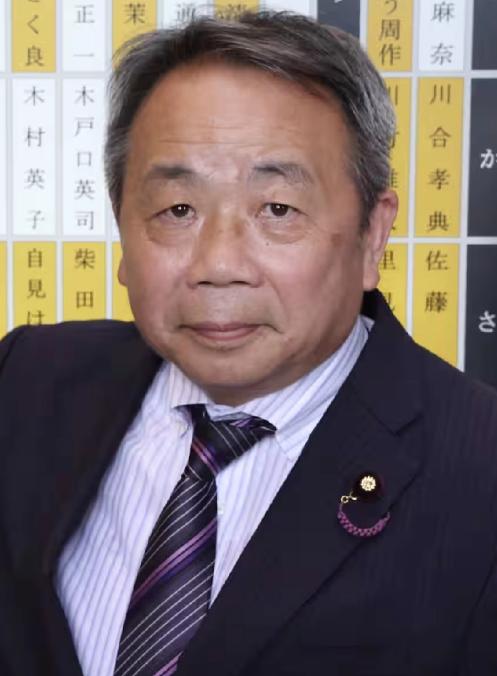 被我方制裁的大汉奸、日本参议员石平今天（1月6日）写道：“我现在在羽田机场。我要