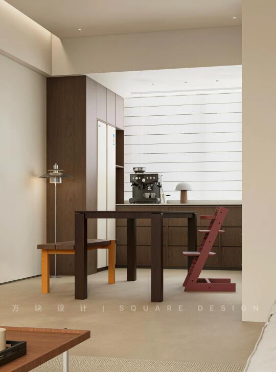 中古木质香调的家