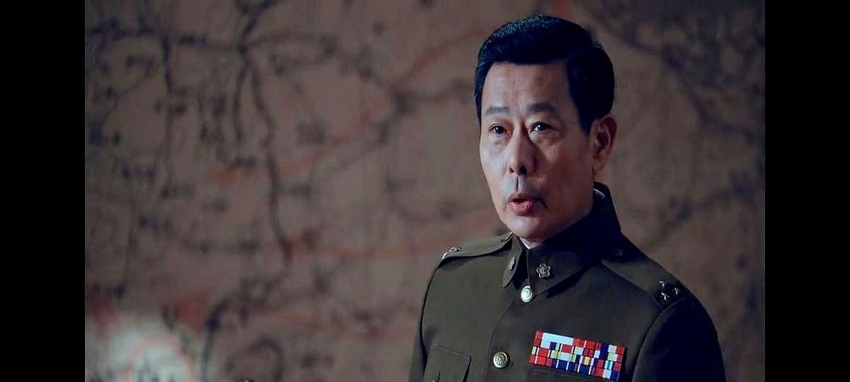 我跟你讲，看《沉默的荣耀》的时候，有个镜头我直接暂停了。
我当时就认定是剧组不走