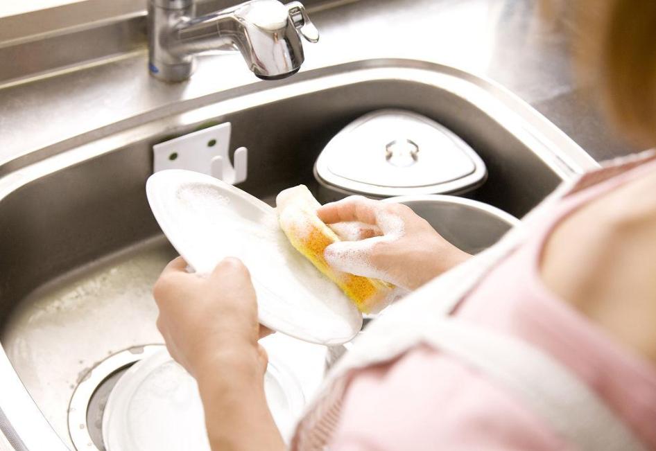 一人洗碗，让全家陷入癌症风险中，医生痛心：很多家庭都这么洗的

“我以为这样洗碗