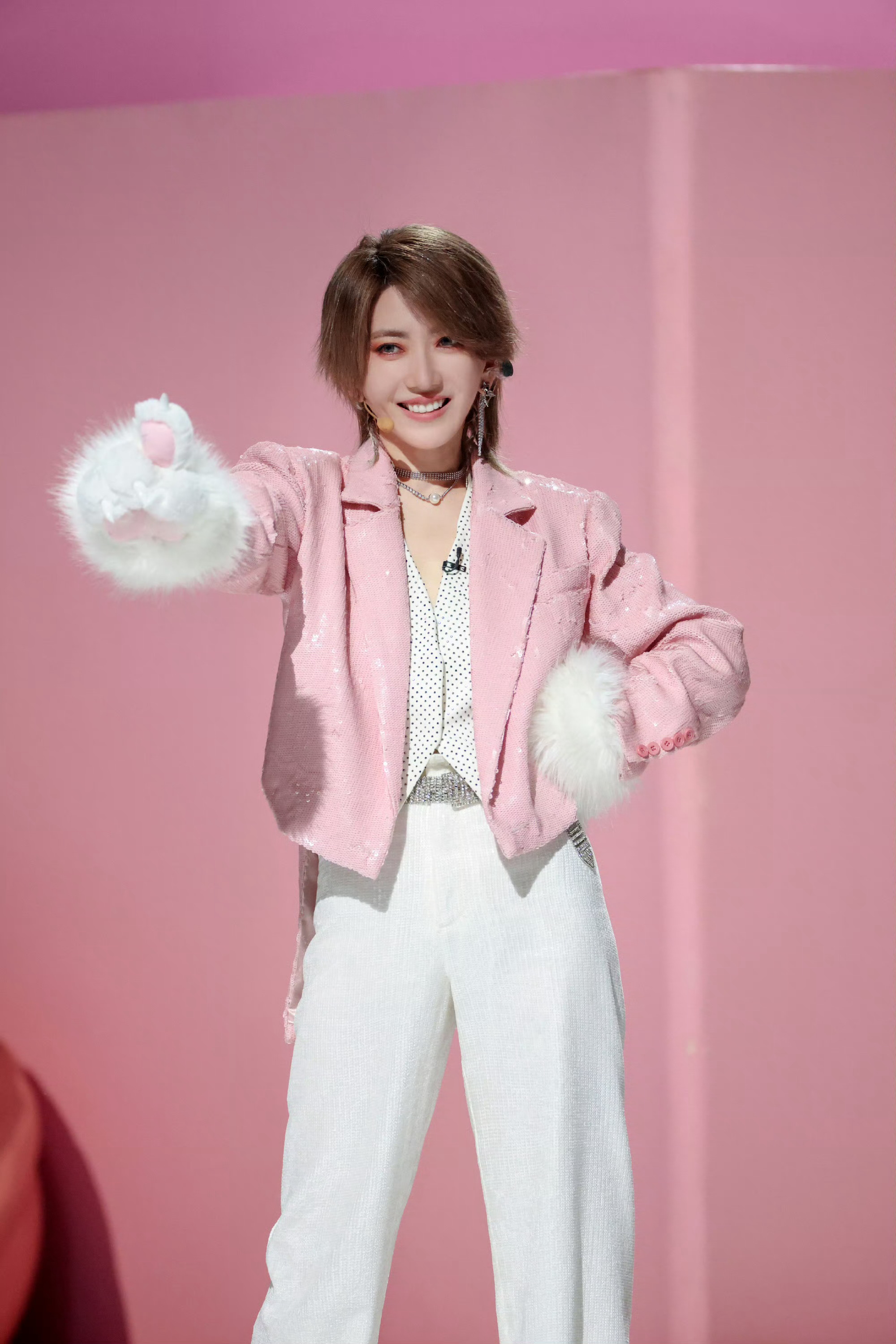 #刘忻好甜##刘忻好粉嫩#啊啊啊看到小甜豆刘忻了[爱慕]，好粉嫩哦小鬼～ 可爱风