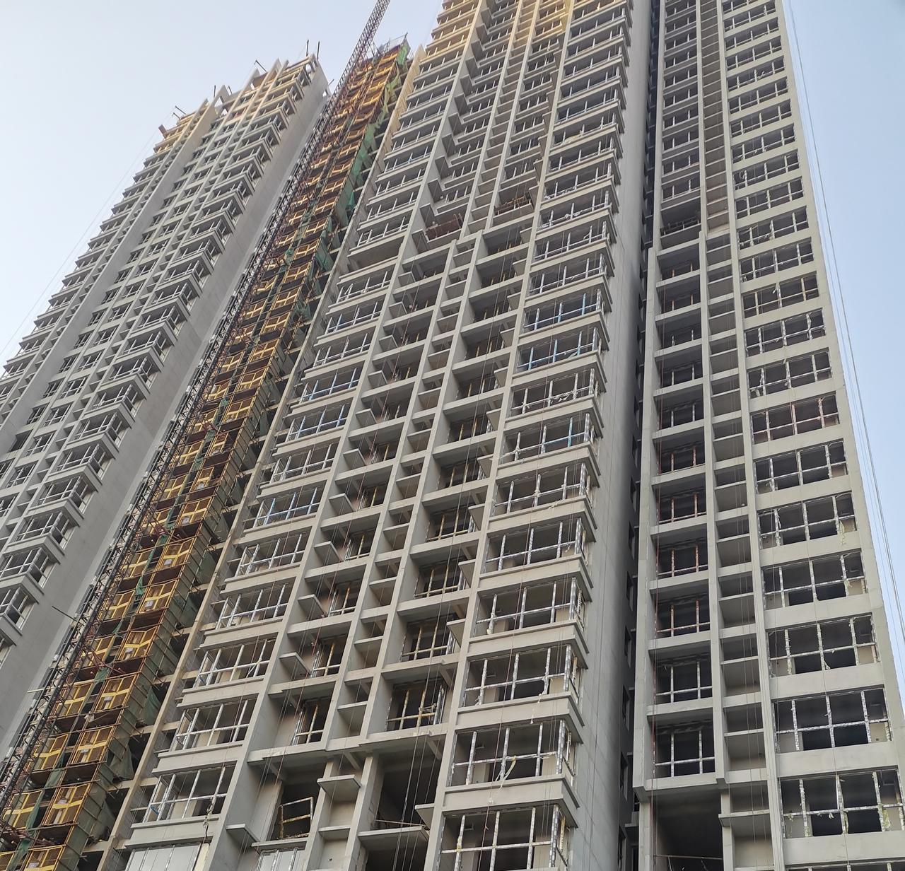 为什么只要高层住宅楼一着火，从着火层向上都是非常的迅速，难道外墙保温板一点防火阻