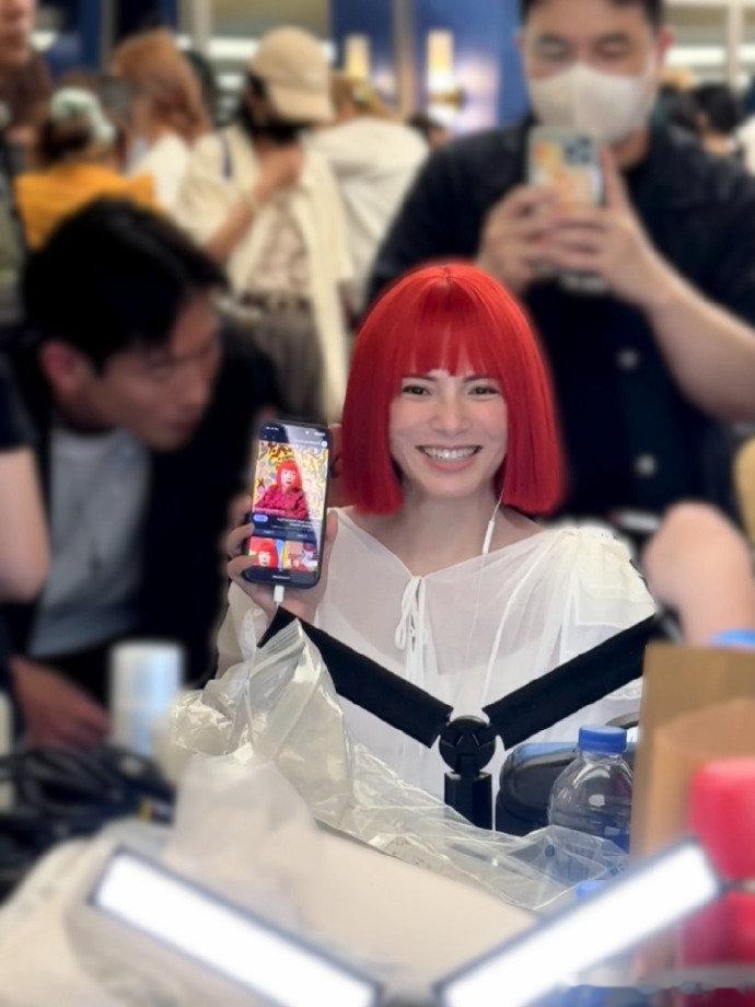 李心洁cos占星魔仙李心洁这是在cos占星魔仙吗谁的童年 DNA 动了！李心洁的