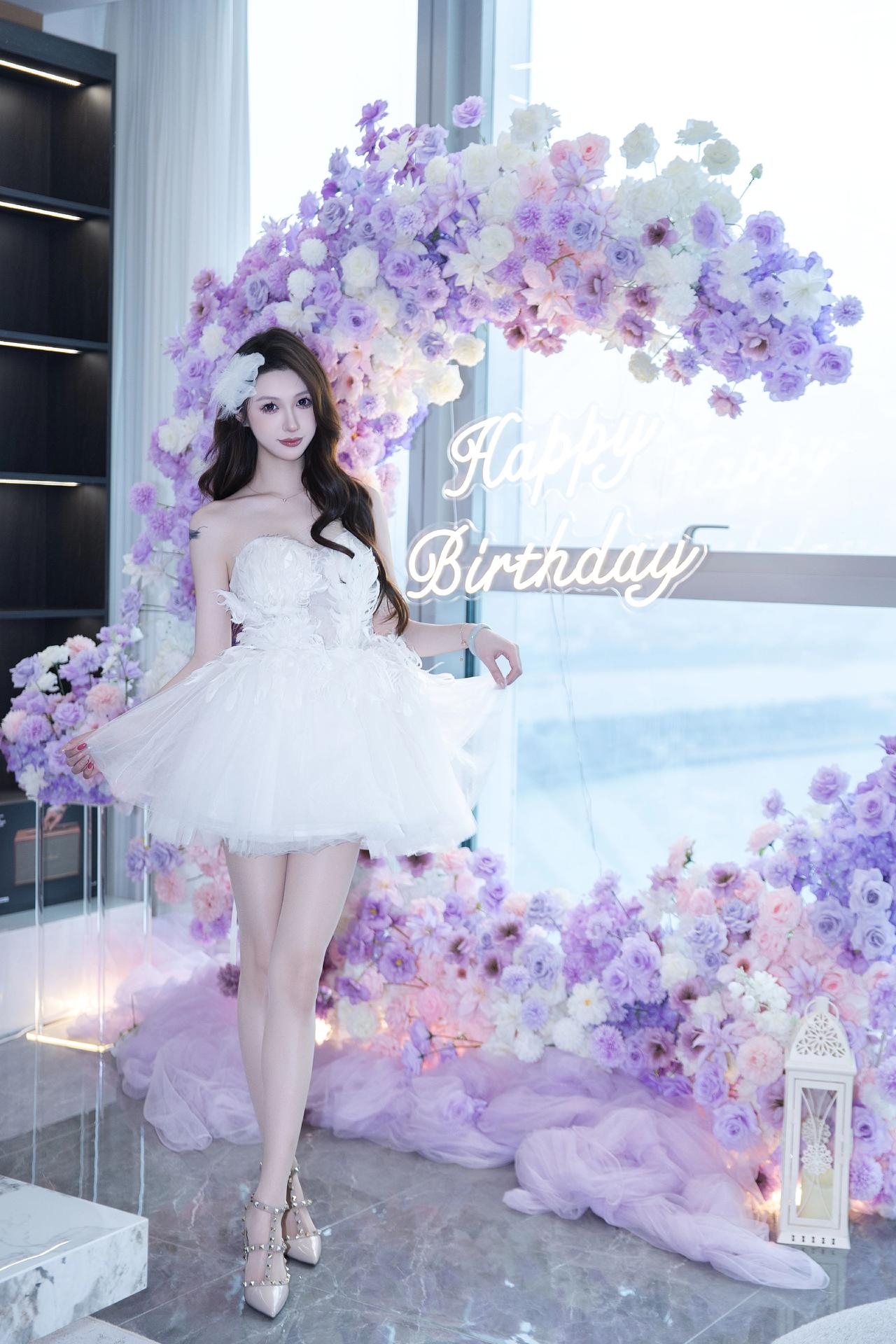 长沙约拍📷-生日写真
模特：@可可 
设备：Canon EOS R62
场地：