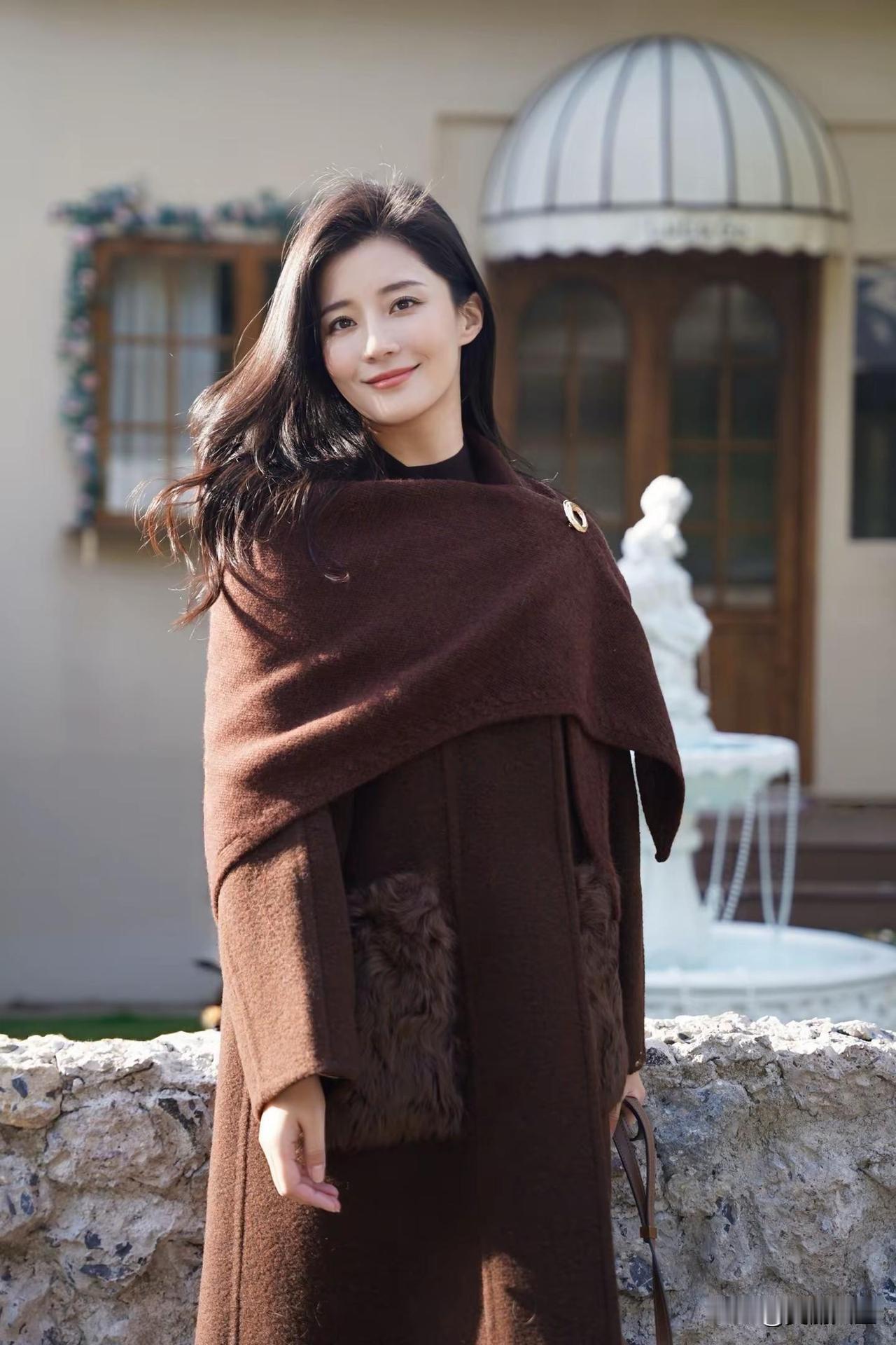 从熟悉的人群到陌生的人群
一份简单一份宁静治愈心灵
多希望世间一切美好如诗画