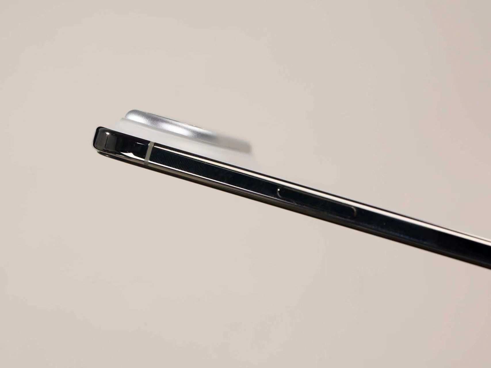 夏天来了，可以给 iPhoneAir 换上这个铝合金盖盖了