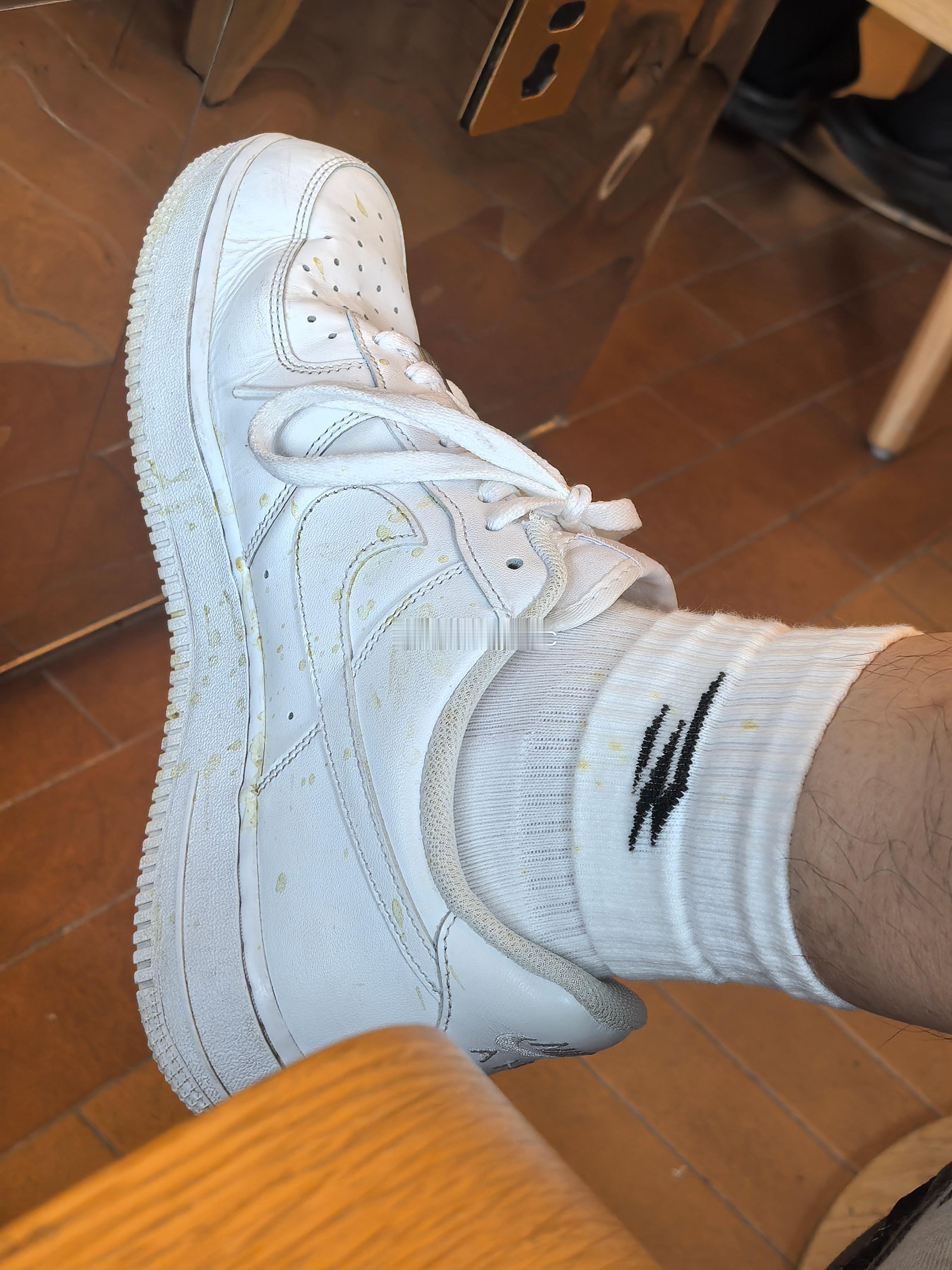 奶茶撒了这时候就需要一个鞋刷 抹茶味的👟 
