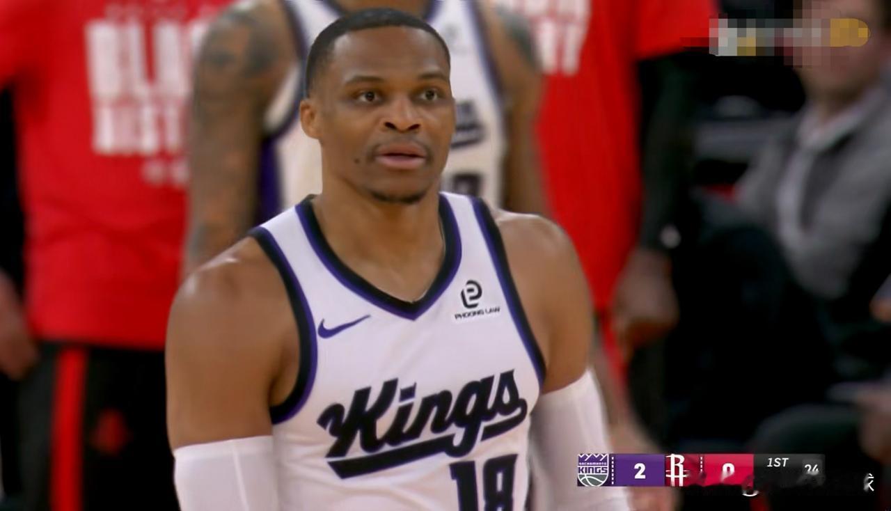 国王球星威斯布鲁克真是梦回巅峰！在今天国王客场挑战火箭的焦点战中，目前双方的第一