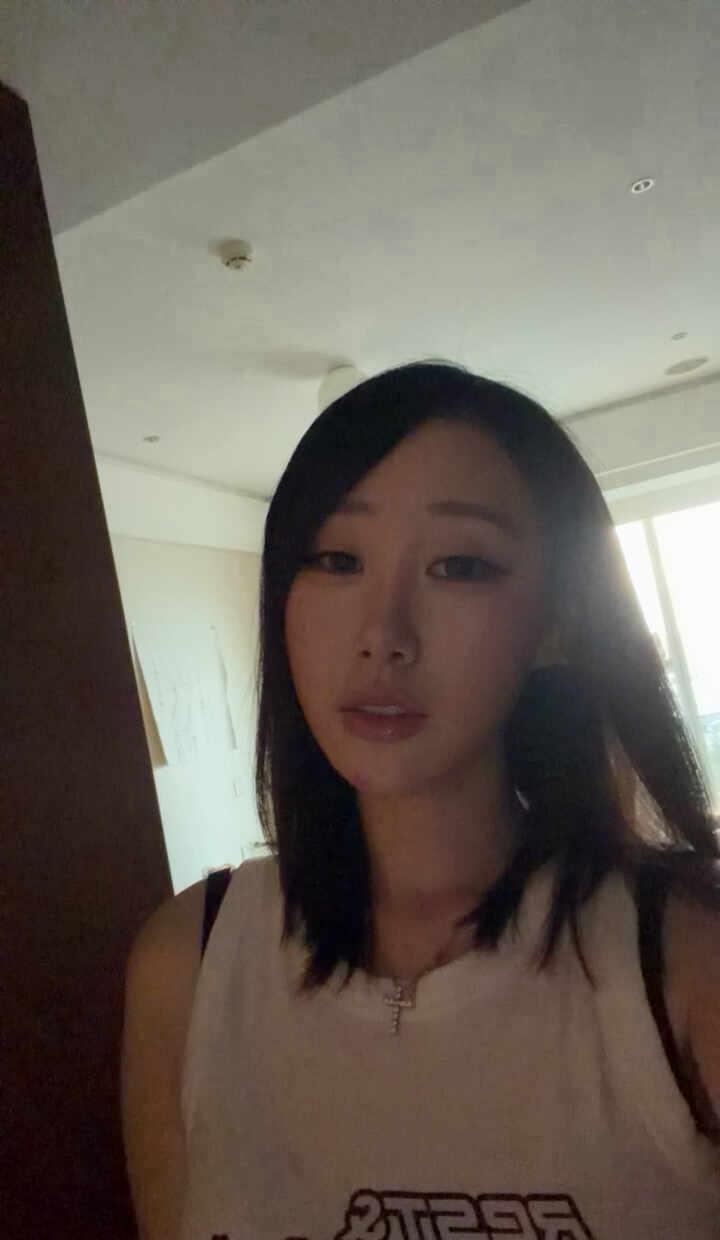 长成这样可以叫aespa妈妈吗
光明正大的那种
上一条爆的小女子不知所措，感谢当