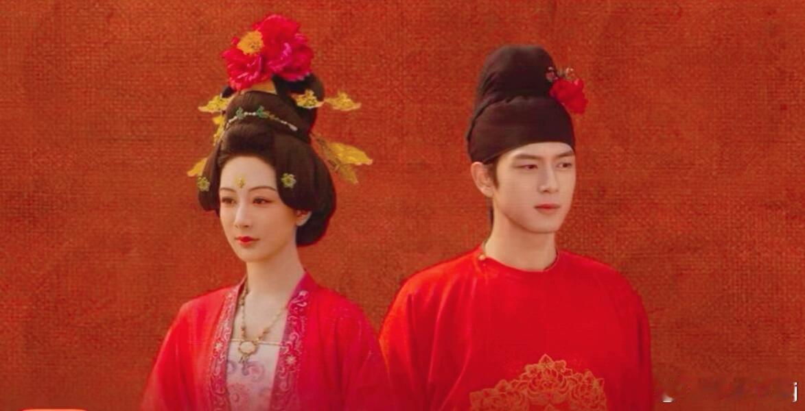 杨紫国色芳华大婚造型 国色大婚造型好贵气！杨紫太美了。 