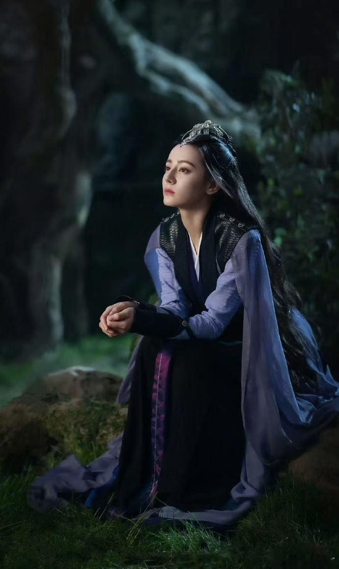 与君初相识，被巴巴角色吸引。独特魅力悄然绽放，于故事中留下别样印象，令人回味。 