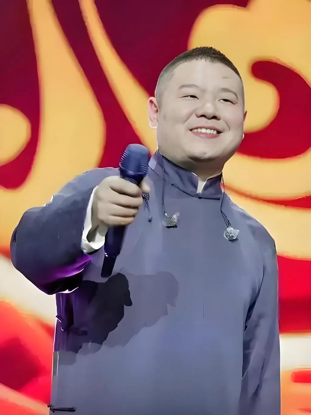 2025年岳云鹏坚持开演唱会，虽遭部分网友质疑“不务正业”，但他直言这是圆多年音