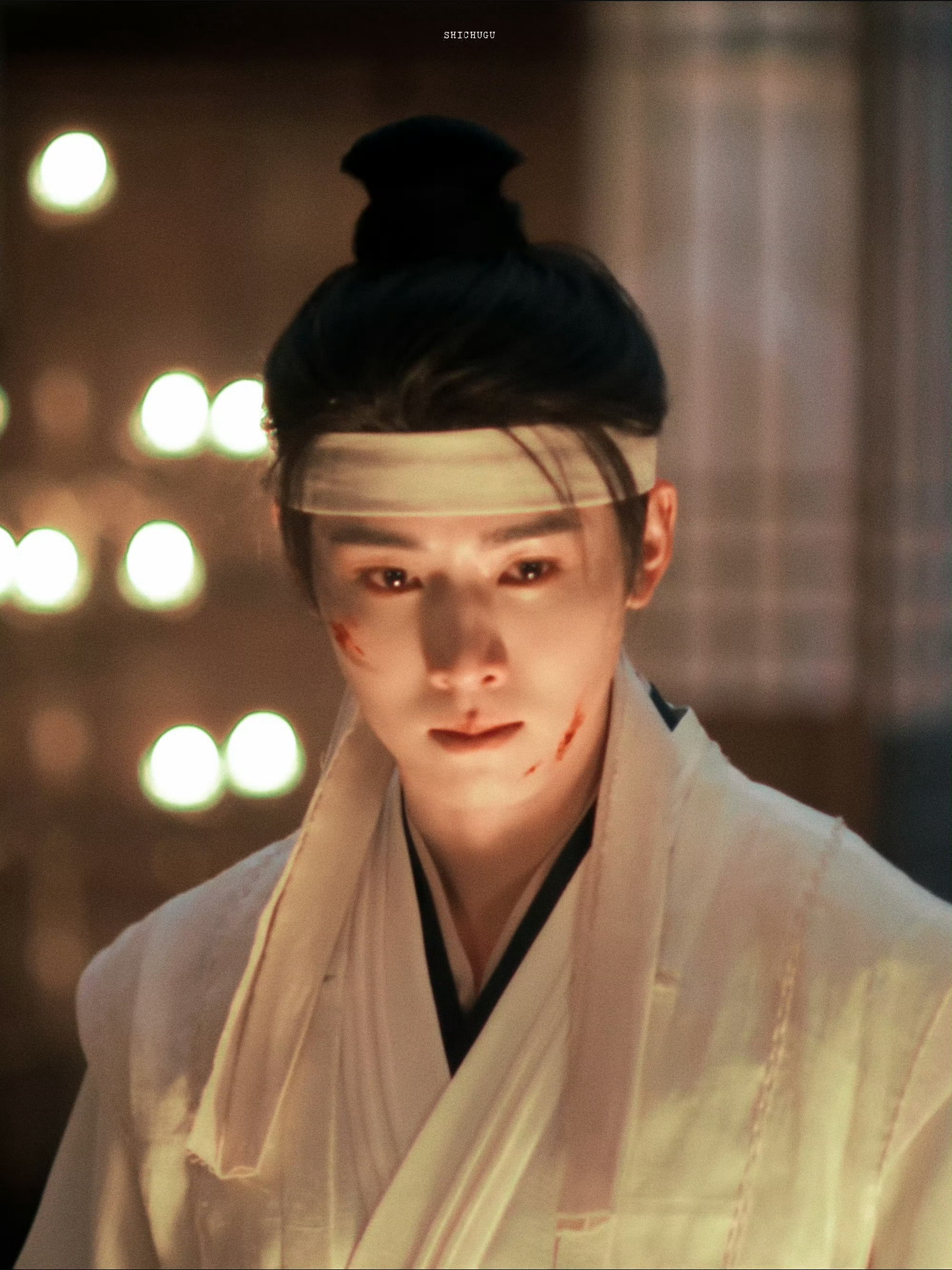 任豪李怀安破碎感感觉任豪要碎掉了灵堂这场戏真的被任豪狠狠戳中😭没有嘶吼崩溃，却