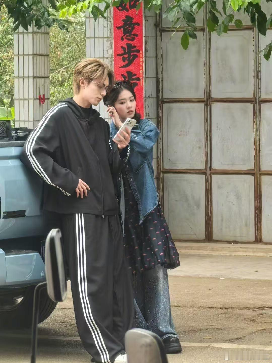 王鹤棣王鹤棣邀请王传君录综艺被拒笑不活了！王鹤棣约王传君上客栈被拒，理由是在家带